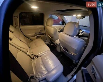 Бежевий Міцубісі Аутлендер, об'ємом двигуна 3 л та пробігом 195 тис. км за 8750 $, фото 1 на Automoto.ua