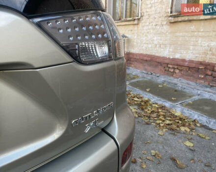 Бежевый Мицубиси Аутлендер, объемом двигателя 3 л и пробегом 246 тыс. км за 8250 $, фото 8 на Automoto.ua