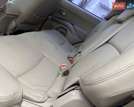 Бежевый Мицубиси Аутлендер, объемом двигателя 3 л и пробегом 178 тыс. км за 9450 $, фото 36 на Automoto.ua