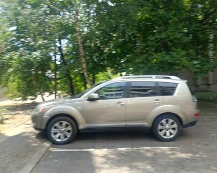 Бежевий Міцубісі Аутлендер, об'ємом двигуна 2.2 л та пробігом 308 тис. км за 4900 $, фото 3 на Automoto.ua