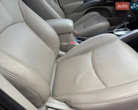 Бежевый Мицубиси Аутлендер, объемом двигателя 3 л и пробегом 178 тыс. км за 9450 $, фото 49 на Automoto.ua