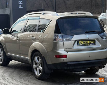 Бежевий Міцубісі Аутлендер, об'ємом двигуна 2.4 л та пробігом 195 тис. км за 8500 $, фото 3 на Automoto.ua