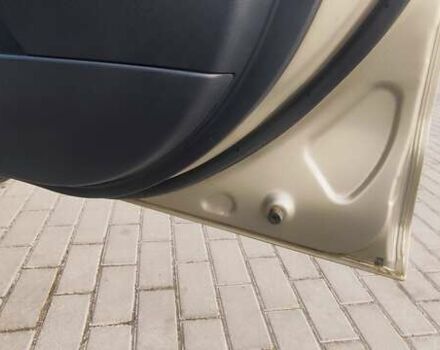 Бежевый Мицубиси Аутлендер, объемом двигателя 2.36 л и пробегом 200 тыс. км за 8300 $, фото 42 на Automoto.ua