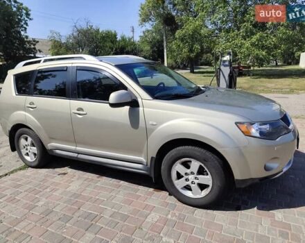 Бежевый Мицубиси Аутлендер, объемом двигателя 2.36 л и пробегом 281 тыс. км за 8500 $, фото 7 на Automoto.ua