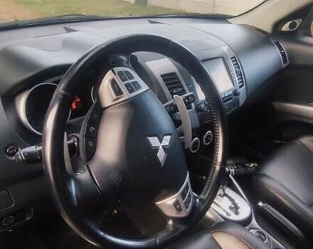 Бежевий Міцубісі Аутлендер, об'ємом двигуна 2.36 л та пробігом 240 тис. км за 9250 $, фото 2 на Automoto.ua