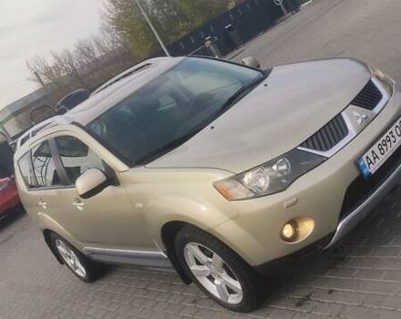 Бежевый Мицубиси Аутлендер, объемом двигателя 2.36 л и пробегом 200 тыс. км за 8300 $, фото 9 на Automoto.ua
