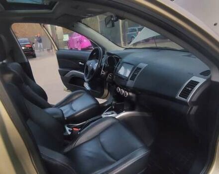 Бежевый Мицубиси Аутлендер, объемом двигателя 2.36 л и пробегом 200 тыс. км за 8300 $, фото 59 на Automoto.ua