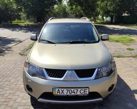 Бежевый Мицубиси Аутлендер, объемом двигателя 2.36 л и пробегом 281 тыс. км за 8500 $, фото 1 на Automoto.ua