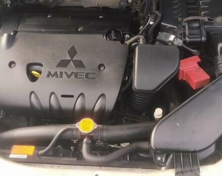 Бежевый Мицубиси Аутлендер, объемом двигателя 2.36 л и пробегом 200 тыс. км за 8300 $, фото 50 на Automoto.ua