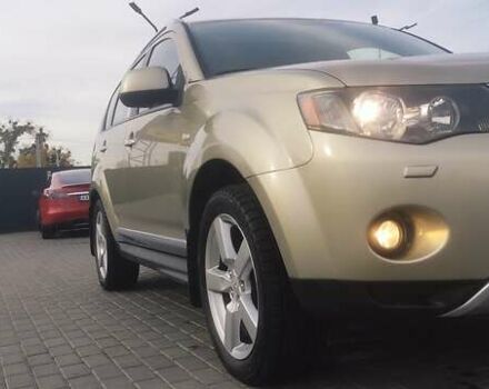 Бежевый Мицубиси Аутлендер, объемом двигателя 2.36 л и пробегом 200 тыс. км за 8300 $, фото 11 на Automoto.ua