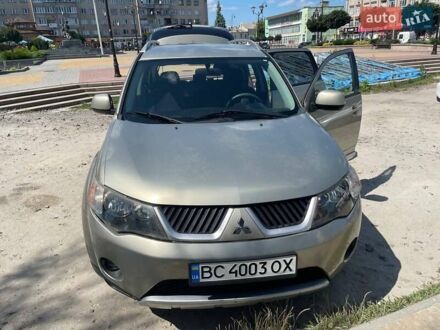 Мицубиси Аутлендер 2006 в Золочеве на Automoto.ua Бежевый Мицубиси Аутлендер, объемом двигателя 2 л и пробегом 250 тыс. км за 8500 $, фото 1 на Automoto.ua