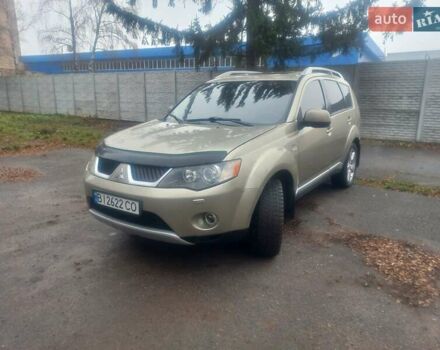 Бежевый Мицубиси Аутлендер, объемом двигателя 3 л и пробегом 245 тыс. км за 8600 $, фото 1 на Automoto.ua