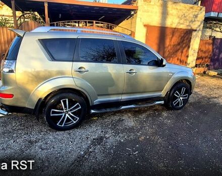 Бежевий Міцубісі Аутлендер, об'ємом двигуна 3 л та пробігом 295 тис. км за 9600 $, фото 1 на Automoto.ua