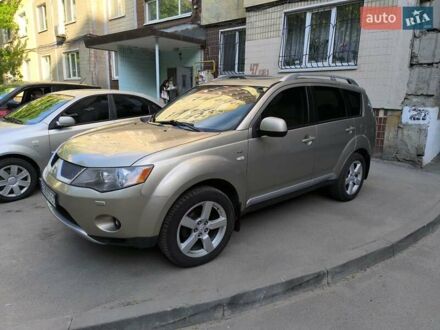 Міцубісі Аутлендер 2007 у Дніпро (Дніпропетровську) на Automoto.ua Бежевий Міцубісі Аутлендер, об'ємом двигуна 3 л та пробігом 150 тис. км за 11300 $, фото 1 на Automoto.ua
