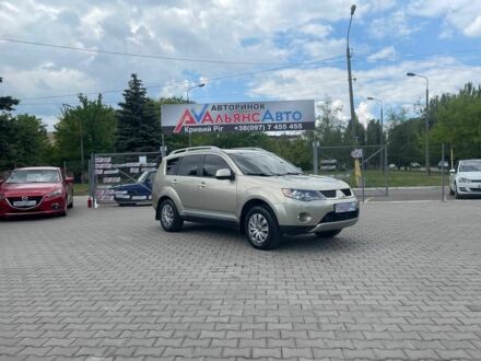 Міцубісі Аутлендер 2007 у Кривому Розі на Automoto.ua Бежевий Міцубісі Аутлендер, об'ємом двигуна 2 л та пробігом 187 тис. км за 7900 $, фото 1 на Automoto.ua