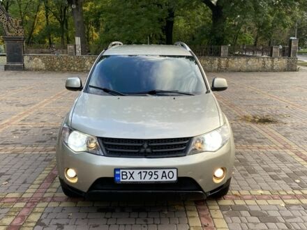 Мицубиси Аутлендер 2007 в Кагарлыке на Automoto.ua Бежевый Мицубиси Аутлендер, объемом двигателя 3 л и пробегом 330 тыс. км за 7800 $, фото 1 на Automoto.ua