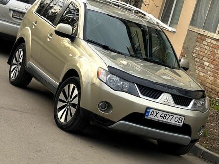 Міцубісі Аутлендер 2008 у Харкові на Automoto.ua Бежевий Міцубісі Аутлендер, об'ємом двигуна 2.4 л та пробігом 400 тис. км за 9450 $, фото 1 на Automoto.ua