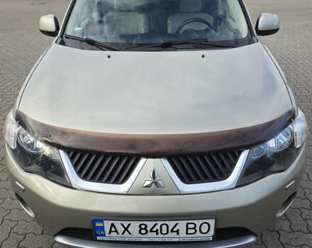 Бежевый Мицубиси Аутлендер, объемом двигателя 2.36 л и пробегом 159 тыс. км за 9683 $, фото 1 на Automoto.ua