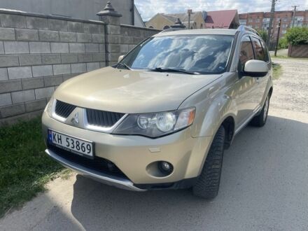 Мицубиси Аутлендер 2008 в Костополе на Automoto.ua Бежевый Мицубиси Аутлендер, объемом двигателя 2 л и пробегом 280 тыс. км за 4580 $, фото 1 на Automoto.ua