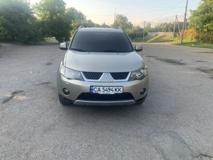 Міцубісі Аутлендер 2008 у Смеле на Automoto.ua Бежевий Міцубісі Аутлендер, об'ємом двигуна 3 л та пробігом 210 тис. км за 7950 $, фото 1 на Automoto.ua