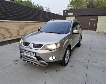 Бежевий Міцубісі Аутлендер, об'ємом двигуна 3 л та пробігом 266 тис. км за 8500 $, фото 1 на Automoto.ua