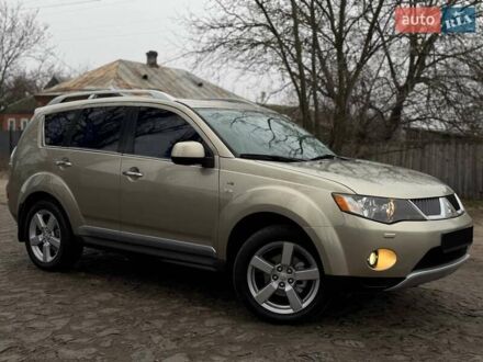 Бежевый Мицубиси Аутлендер, объемом двигателя 3 л и пробегом 178 тыс. км за 9450 $, фото 1 на Automoto.ua