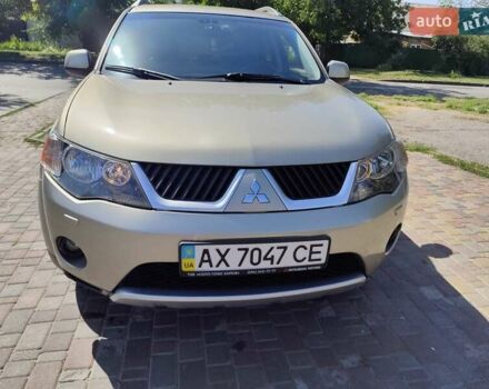 Бежевий Міцубісі Аутлендер, об'ємом двигуна 2.4 л та пробігом 280 тис. км за 8400 $, фото 1 на Automoto.ua