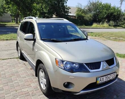 Бежевый Мицубиси Аутлендер, объемом двигателя 2.36 л и пробегом 281 тыс. км за 8500 $, фото 1 на Automoto.ua
