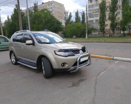 Бежевый Мицубиси Аутлендер, объемом двигателя 3 л и пробегом 127 тыс. км за 12600 $, фото 1 на Automoto.ua