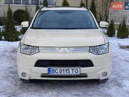 Бежевий Міцубісі Аутлендер, об'ємом двигуна 2.27 л та пробігом 272 тис. км за 11799 $, фото 1 на Automoto.ua