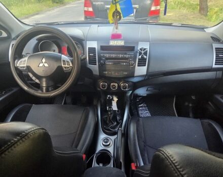 Чорний Міцубісі Аутлендер, об'ємом двигуна 2 л та пробігом 247 тис. км за 9600 $, фото 3 на Automoto.ua