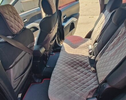 Чорний Міцубісі Аутлендер, об'ємом двигуна 2.4 л та пробігом 180 тис. км за 9000 $, фото 14 на Automoto.ua