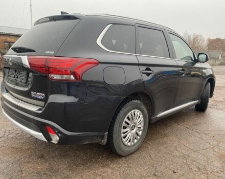 Черный Мицубиси Аутлендер, объемом двигателя 2 л и пробегом 76 тыс. км за 20800 $, фото 3 на Automoto.ua