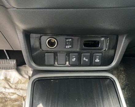 Черный Мицубиси Аутлендер, объемом двигателя 2 л и пробегом 76 тыс. км за 20800 $, фото 10 на Automoto.ua