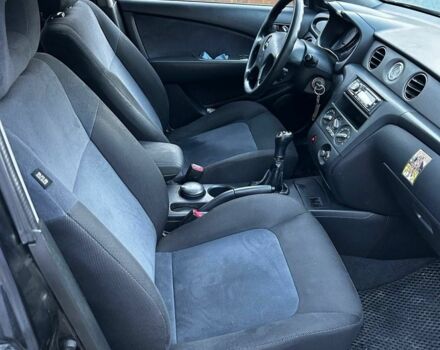 Черный Мицубиси Аутлендер, объемом двигателя 2 л и пробегом 390 тыс. км за 2500 $, фото 1 на Automoto.ua