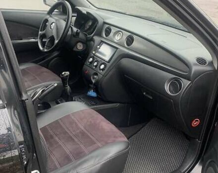 Черный Мицубиси Аутлендер, объемом двигателя 2 л и пробегом 300 тыс. км за 6500 $, фото 11 на Automoto.ua