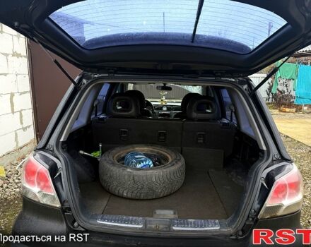 Черный Мицубиси Аутлендер, объемом двигателя 2.4 л и пробегом 357 тыс. км за 5190 $, фото 4 на Automoto.ua