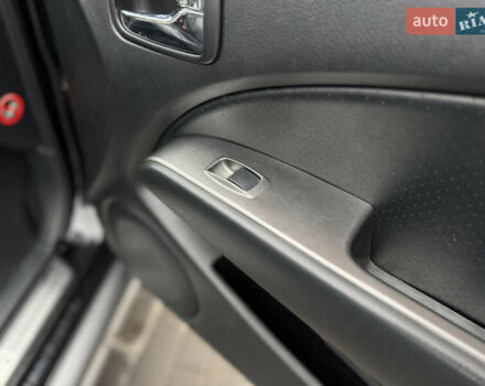 Черный Мицубиси Аутлендер, объемом двигателя 2.4 л и пробегом 242 тыс. км за 6800 $, фото 53 на Automoto.ua