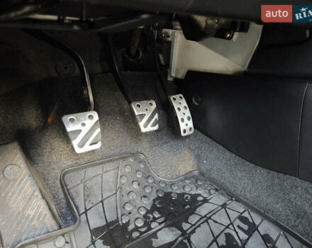 Чорний Міцубісі Аутлендер, об'ємом двигуна 2 л та пробігом 207 тис. км за 6900 $, фото 13 на Automoto.ua