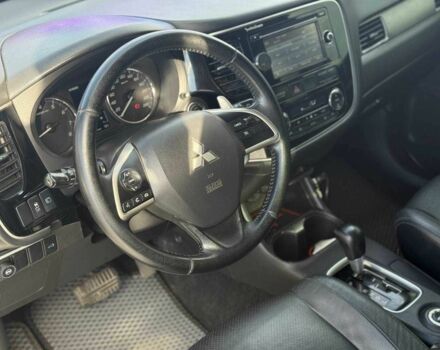 Чорний Міцубісі Аутлендер, об'ємом двигуна 2.4 л та пробігом 147 тис. км за 13299 $, фото 7 на Automoto.ua