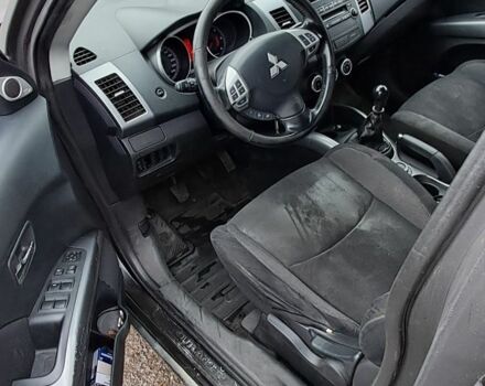 Чорний Міцубісі Аутлендер, об'ємом двигуна 2 л та пробігом 260 тис. км за 4500 $, фото 4 на Automoto.ua