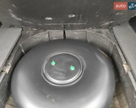 Черный Мицубиси Аутлендер, объемом двигателя 2 л и пробегом 180 тыс. км за 6000 $, фото 16 на Automoto.ua