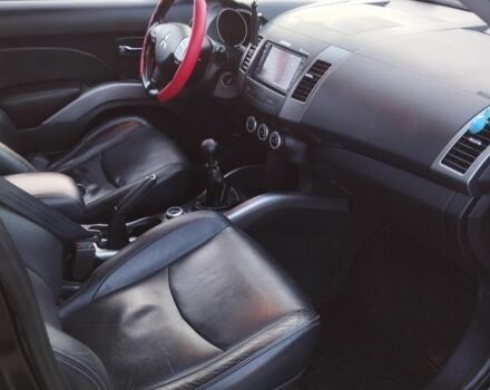 Черный Мицубиси Аутлендер, объемом двигателя 2 л и пробегом 290 тыс. км за 4900 $, фото 11 на Automoto.ua