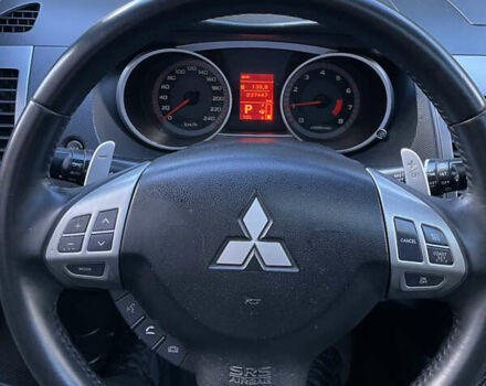 Міцубісі Аутлендер 2007 у Києві на Automoto.ua Чорний Міцубісі Аутлендер, об'ємом двигуна 3 л та пробігом 235 тис. км за 9000 $, фото 4 на Automoto.ua