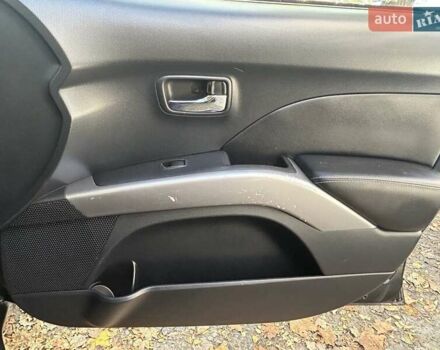 Міцубісі Аутлендер 2007 у Миколаєві на Automoto.ua Чорний Міцубісі Аутлендер, об'ємом двигуна 3 л та пробігом 265 тис. км за 7200 $, фото 12 на Automoto.ua