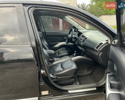 Чорний Міцубісі Аутлендер, об'ємом двигуна 3 л та пробігом 260 тис. км за 10700 $, фото 5 на Automoto.ua