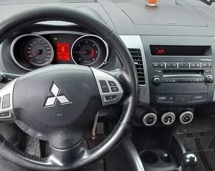 Чорний Міцубісі Аутлендер, об'ємом двигуна 2 л та пробігом 260 тис. км за 4500 $, фото 5 на Automoto.ua