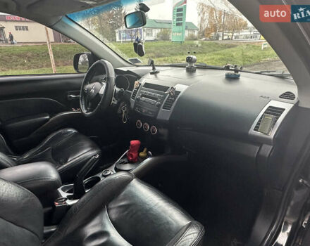 Чорний Міцубісі Аутлендер, об'ємом двигуна 3 л та пробігом 201 тис. км за 8700 $, фото 20 на Automoto.ua