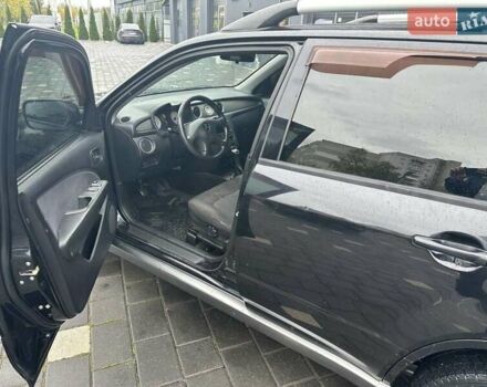 Черный Мицубиси Аутлендер, объемом двигателя 2 л и пробегом 295 тыс. км за 5300 $, фото 5 на Automoto.ua