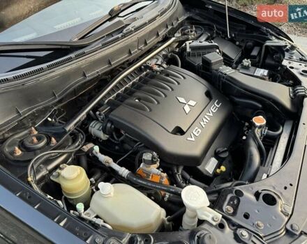 Черный Мицубиси Аутлендер, объемом двигателя 3 л и пробегом 205 тыс. км за 11300 $, фото 31 на Automoto.ua